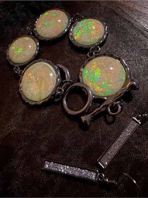 Iridescent Green Opal-Effect Bracelet & Earrings with Silver Accents