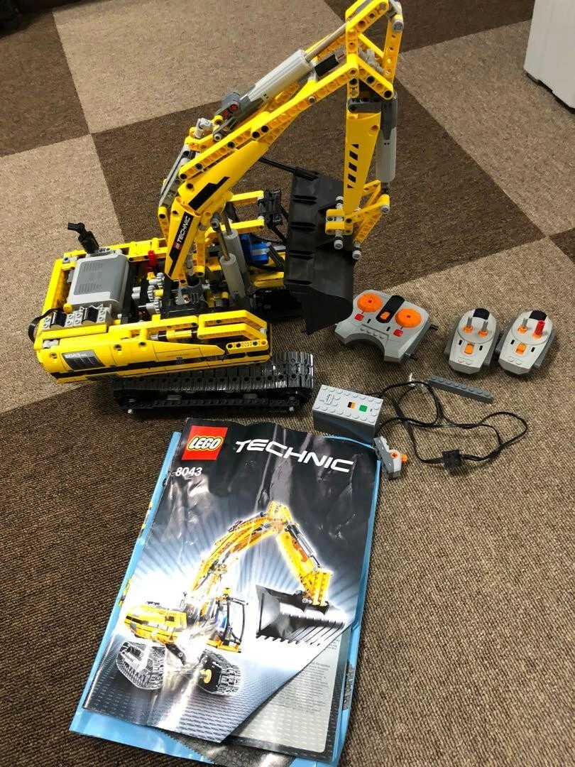 Lego 8043 Technic Motorized Excavator 100 complete Sealed power