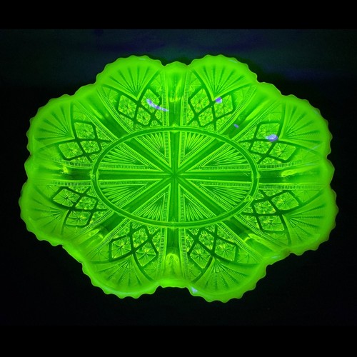 Davidson Uranium Glass Vaseline Primrose Pearline Candy Dish William & Mary - Picture 21 of 24