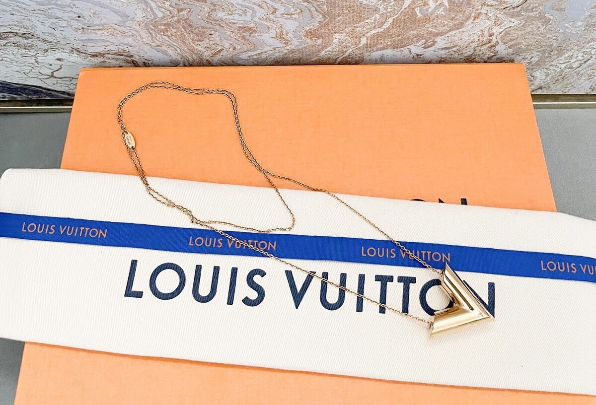 Louis Vuitton Large Essential V Gold Tone Necklace | eBay Louis Vuitton Large Essential V Gold Tone Necklace | eBay