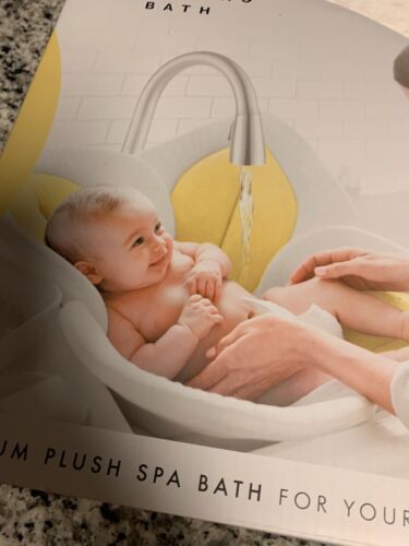 Blooming Bath Lotus Baby Bath - Yellow - Picture 5 of 8