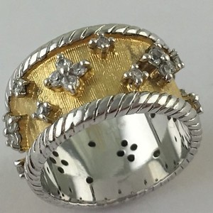 Authentic STERLING SILVER GOLD PLATED DIAMANTE QUATREFOIL BAND RING SIZE 6,75 BEAUTIFUL