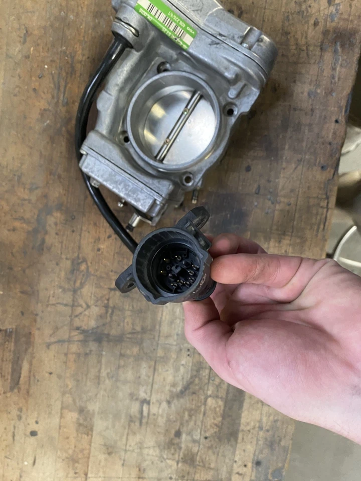 0001415725 Mercedes Benz Throttle Body W202 W124 W140 V140 R129 Untested Core - Image 3 of 4