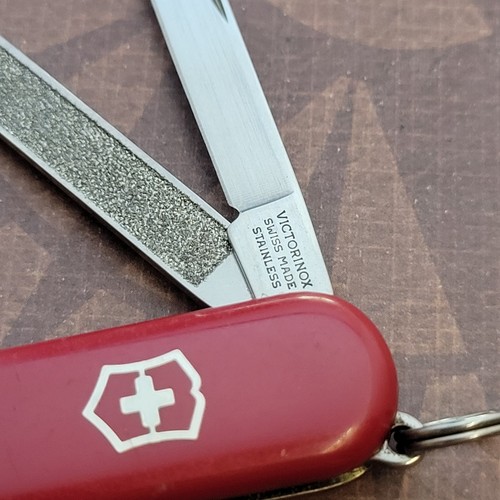 Victorinox Knife Switzerland Swiss Army Sak 58mm Classic SD Boy Eagle Scouts Red - Picture 5 of 6