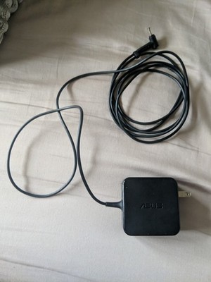 ASUS AD883J20 19V 2.37A 100-240v Genuine Original AC Power Adapter Charger 7ft 