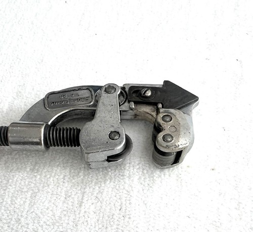 Blue Point T6-28 Tubing Cutter 1/8' to 1" Tubing - Picture 4 of 4