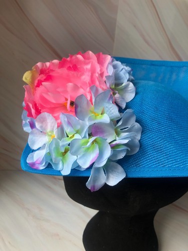 Tocado floral azul con Peonias - Imagen 7 de 13