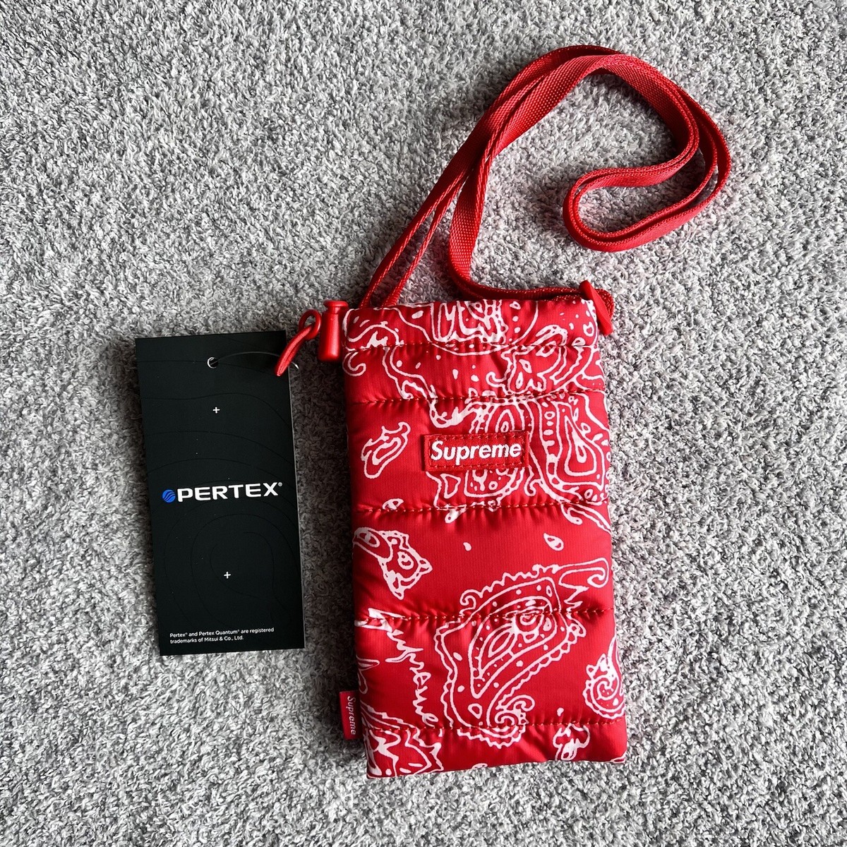 バッグ Supreme Puffer Pouch Red Paisley 🎒SUPREME PUFFER NECK POUCH| RED PAISLEY| FW22 WEEK 14| BRAND NEW