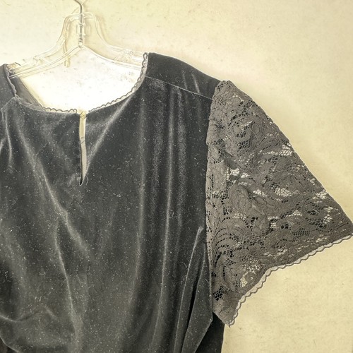 NEW $125 - Draper James Womens Plus Size 2X V-Nexk Velvet & Lace Black Top - Picture 11 of 15