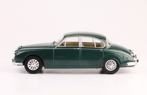 JAGUAR MARK II 1960 1/24 New & Box Diecast model Car auto vintage