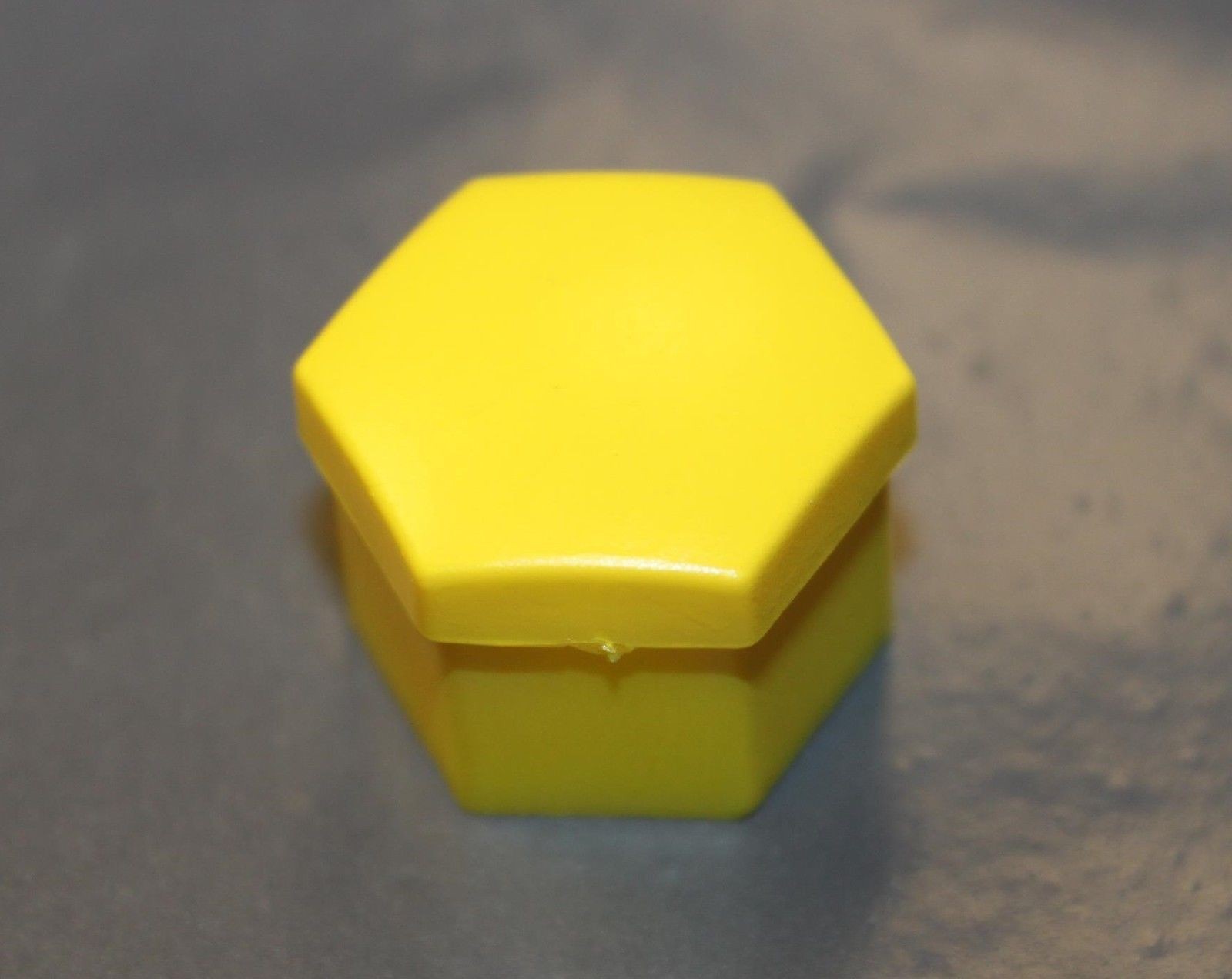 WHEEL NUT COVERS FOR VAUXHALL CORSA ASTRA VECTRA YELLOW WHEEL BOLT CAPS