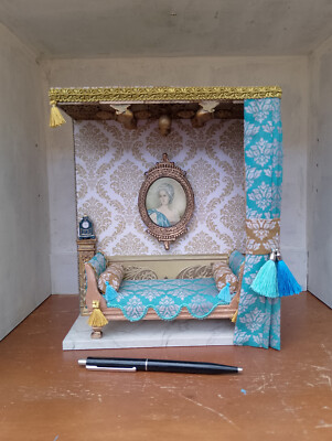 Miniatur 1:12 Puppenhaus Barock Alkovenbett  türkis gold Sofa  Renaissance OOAK