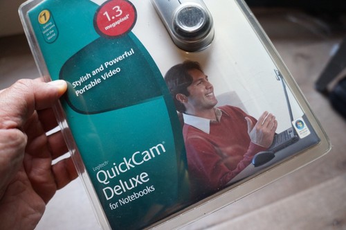 Logitech QuickCam Glass Lens Deluxe Web Cam Auto Focus For Notebooks 1.3 MP NEW - Picture 6 of 10