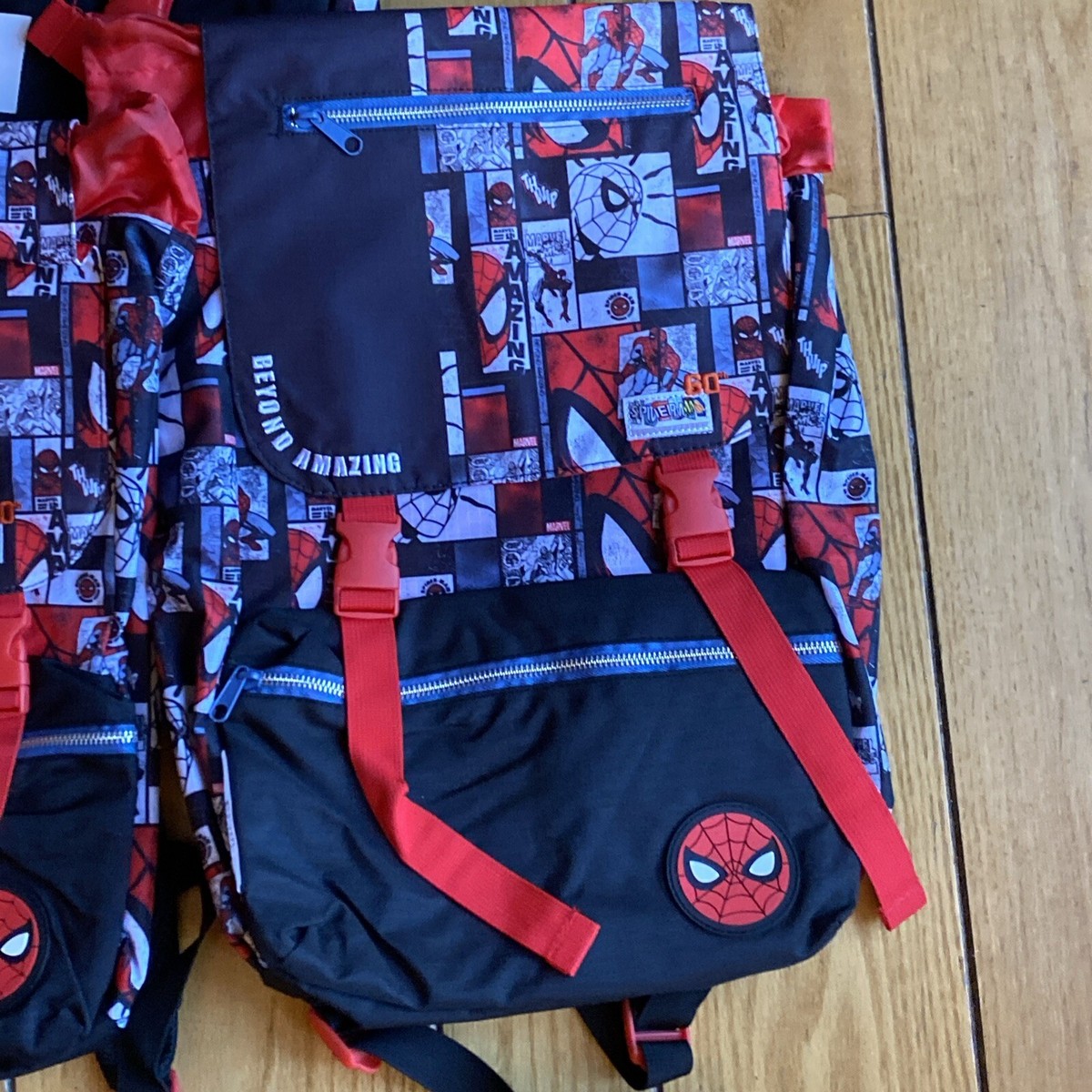 NEW Disney PARKS EXCLUSIVE MARVEL Spider-Man 60th  display picture 3