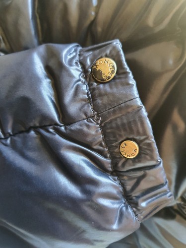 Moncler down jacket size 3 - Picture 15 of 15