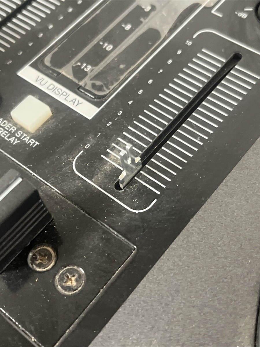 Gemini CDM-3700G Professional Dual CD Mixing Console For Parts Not