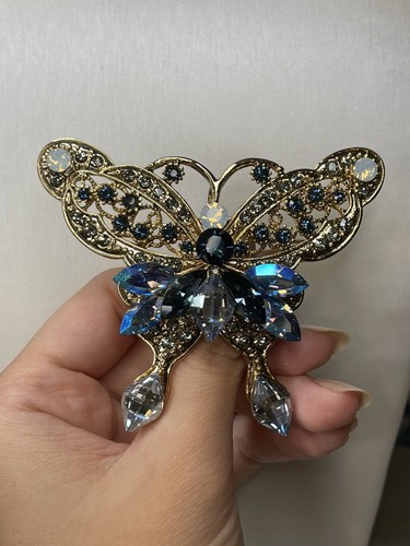 Made With Swarovski Element Crystal Butterfly Brooch - Picture 3 of 6