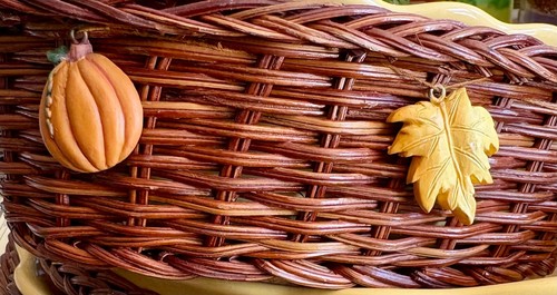 Set of 3 Spinnaker Autumn Servers Nesting Baking Dishes with Basket Holders - Picture 5 of 9