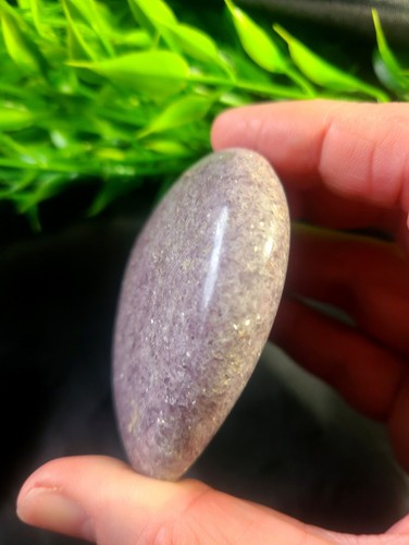 Large 3" 164g Purple Lepidolite Heart Palm Stone Crystal Stone Carving Mica - Picture 5 of 6