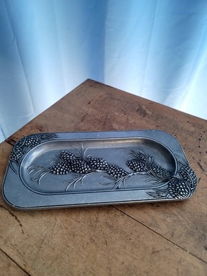 Carson States Metal Pewter Pinecone Bread Platter Tray(3479UH3) Embossed