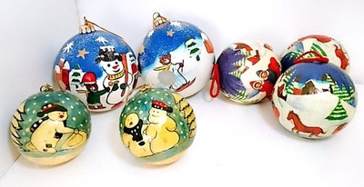 7 Weihnachtskugeln Deko 80er Jahre Handarbeit bemalt und Pappmaché