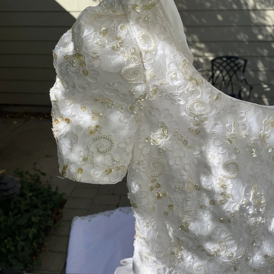 Vestido de novia Alfred Angel vintage satinado blanco modesto talla 10 nunca usado Foto 3 de 4