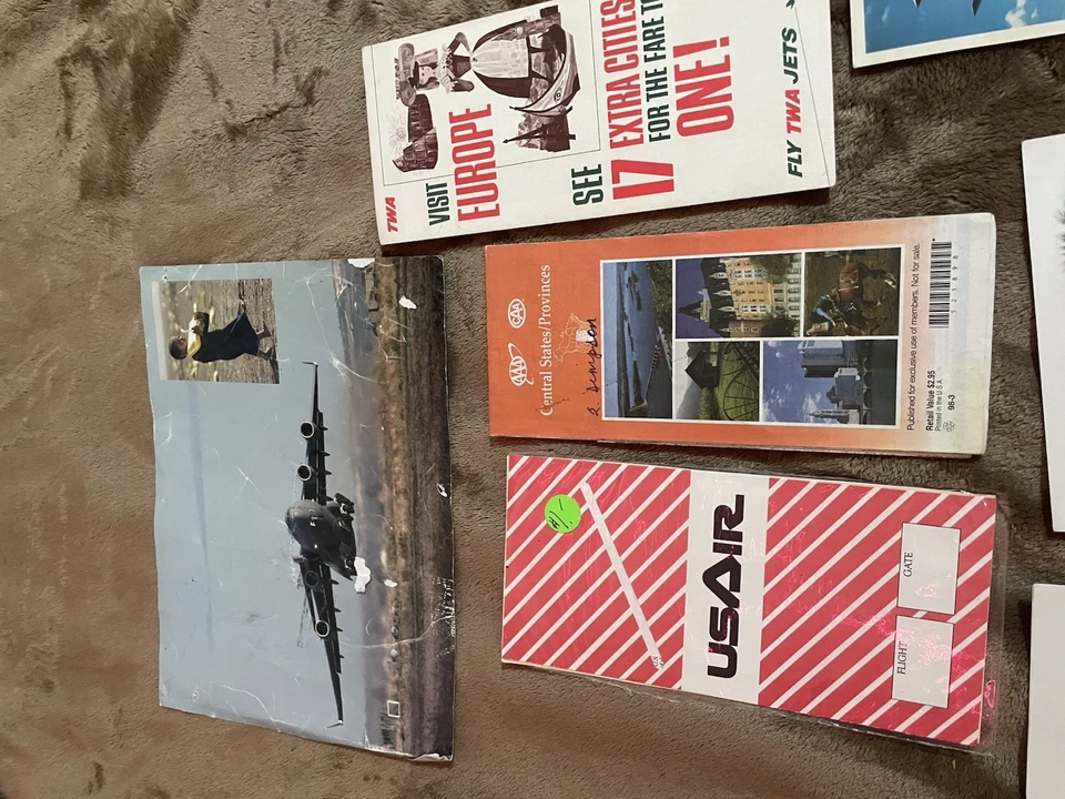 Colección de aerolíneas vintage, postales y guía aérea con pintura Swisssair  Foto 3 de 4