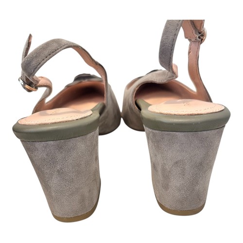 Taryn Rose Women's Michelle Pump Clay, 10B US 40.5 EU - Picture 6 of 11