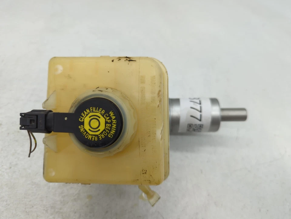 2006-2010 Bmw M6 Brake Master 圆筒式真空吸尘器 LQPO5 — 第 2/4 张图片