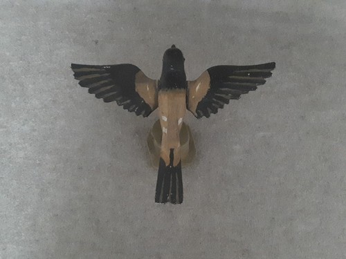 Carved Wood Songbird Decoy Eastern Towhee Bird in Flight Flying Folk Art - Picture 12 of 18