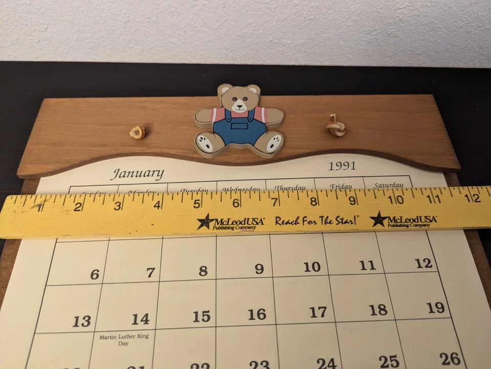 Винтажный деревянный бумажный держатель для календаря 12 x 10 дюймов плюшевый медведь - настенный - Изображение 3 из 4