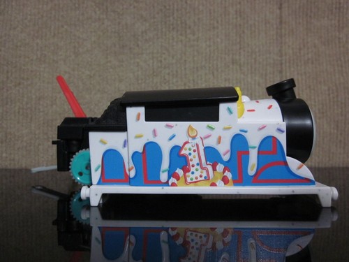 Thomas And Friends Wobbly Cake Motorized Train Fisher Price - Picture 9 of 11