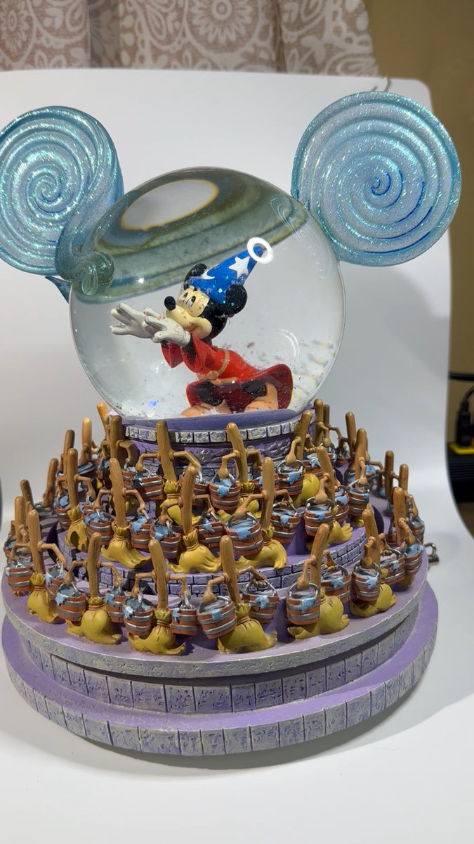 メリッサ・スーバー、【MICKEY'S BROOM DANCE】 メリッサ・スーバー、【MICKEY'S BROOM DANCE】 Disney Fantasia