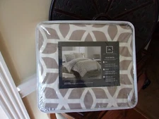 NIP Chic Home Design Elizabeth Gray White Geometric Full/Queen Duvet Cover Set