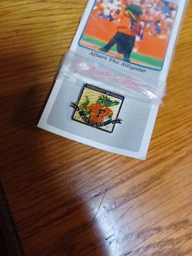 Vtg 1992 "Gators" University of Florida UF Collectors Lapel Hat Pin Tie Tack - Picture 6 of 8