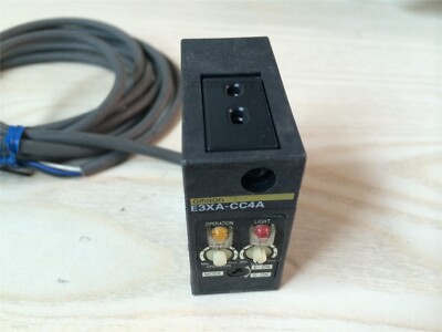 1Pc Used Omron E3XA-CC4A Sensor cw