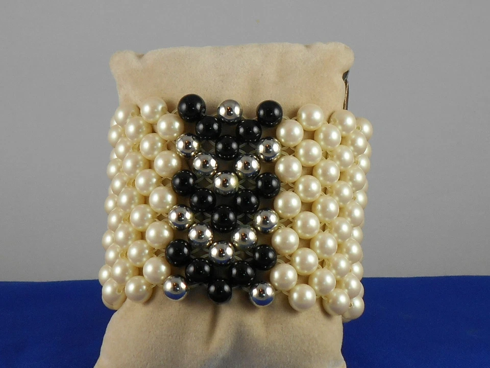 Carolee Manhatten попурри черный серебряный шеврон искусственного жемчуга эластичный браслет $75 - Изображение 2 из 2