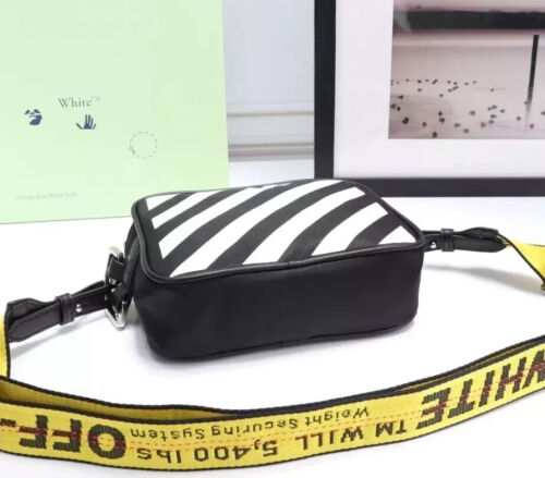 OFF WHITE OW Waist Bag Diagonal Cross Bag Commuter Bag Chest Bag-UK - Picture 4 of 7