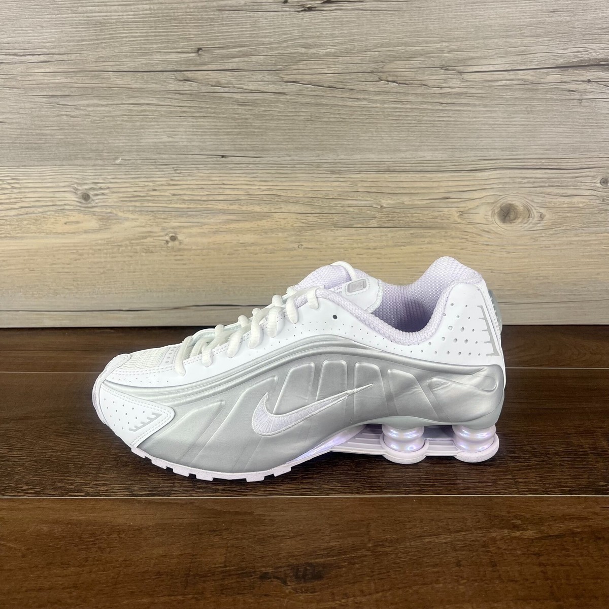 靴 Nike Shox R4 27cm Nike Shox R4 White and Metallic Platinum Violet Purple