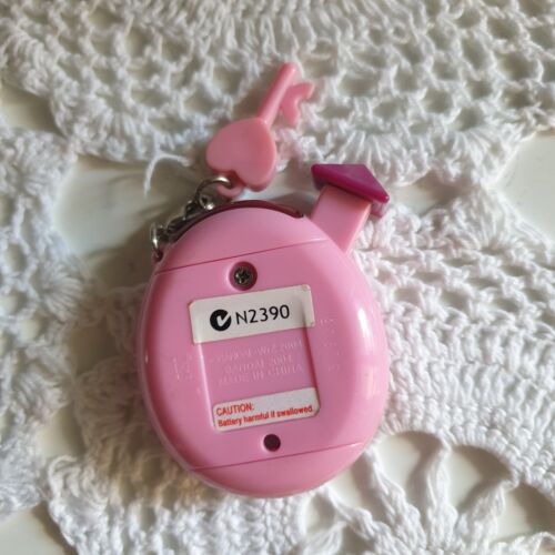 Tamagotchi Connection v5 Familtchi English Pink Leopard Asia 2004 key chain - Picture 4 of 23
