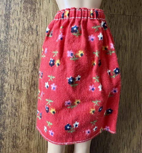 Vintage Sindy Barbie Doll Red Floral Mid-Length Casual Skirt 1977 - Picture 2 of 4