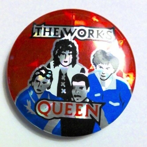 Vintage 80er QUEEN 'The Works' Pin Prismatic Pinback Button 1" Made in England 
