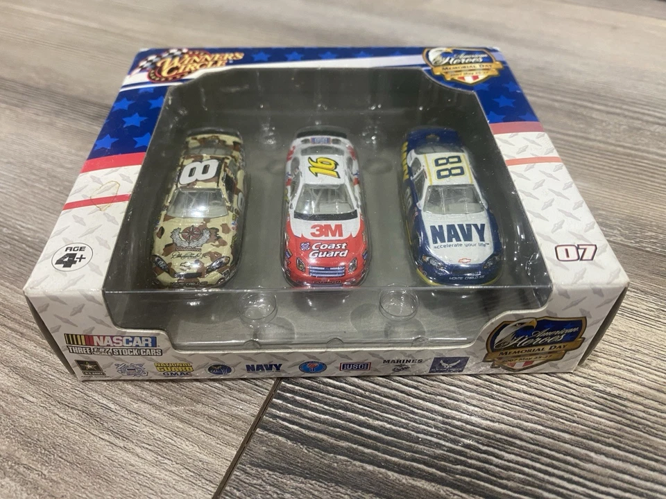Winners Circle 1:87 American Hero’s Memorial Day 2007 NASCAR X9 Cars - Image 2 of 4