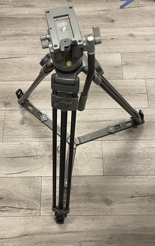 Trípode de aluminio Libec T58 con cabezal de fluido Libec H37 y esparcidor de trípode Libec SP-1 - Imagen 7 de 8