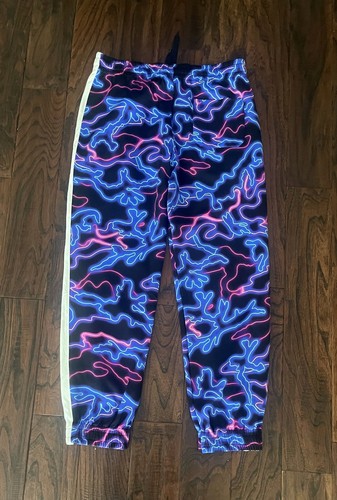 $2,495 NWT Valentino All Over Neon Camo Print Cotton Sweatpants Blue Size 2XL - Picture 4 of 8