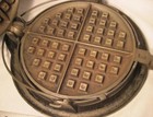 Griswold American No 8 Low Base Cast Iron Waffle Iron Nice L@@K! — photo 4