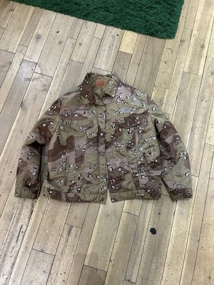 Size XL - Supreme x Levi's Desert Camo Nylon Trucker Jacket 2019