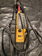 Fluke T110 Electrical Voltage Continuity 2-Pole Tester