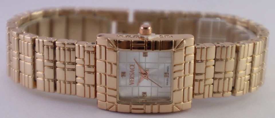 Reloj pulsera Versace de lujo con esfera plateada de cuarzo para mujer correa de acero ''Mantente elegante'' Foto 4 de 4