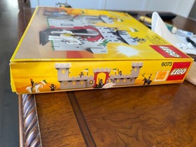 Vintage LEGO Set 6073 Knight's Castle 99.9% Complete w/ Box & Instructions